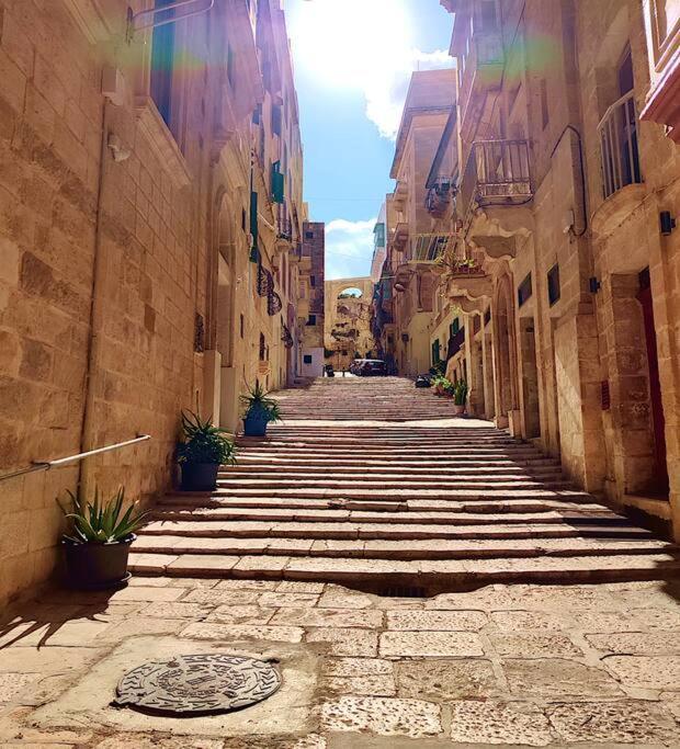 Cove 532 By Savynomad Harbour Residences Wow View Valletta Exterior foto